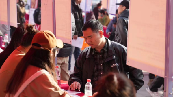 新材料产业暨人才对接专场招聘会在蚌埠举行观